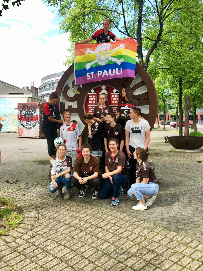 Artikelbild FC St. Pauli Girlz & Simba Queens: Austauschprojekt mit Frauenfußballteam aus Tansania