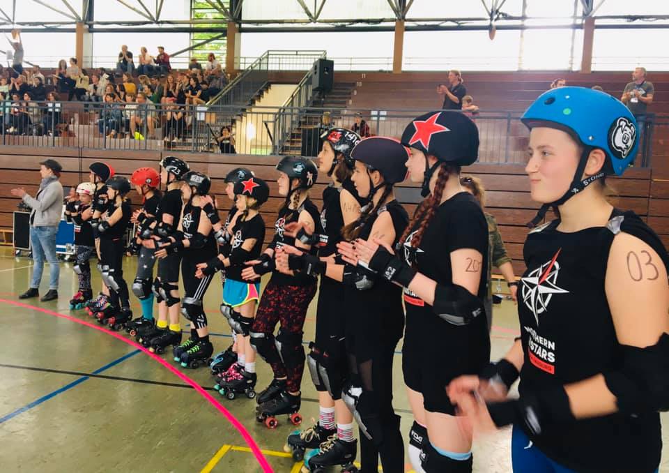 Artikelbild Mit den Pirates of St. Pauli beim Junior Roller Derby in München